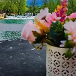 Bijela Ladja * Bihać