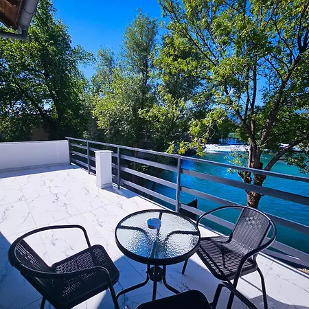 Apartment Bijela Ladja