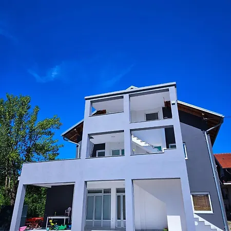 Apartment Bijela Ladja *