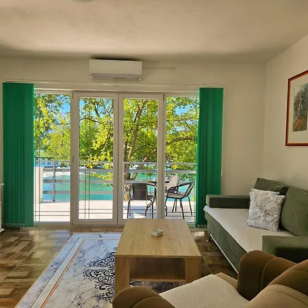 Bijela Ladja Appartement *