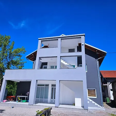 Bijela Ladja * Bihać