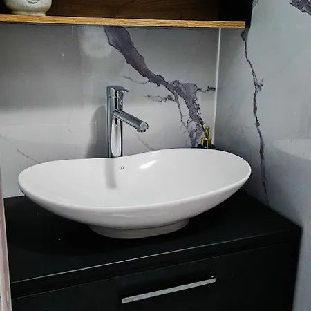 Bijela Ladja Appartement *